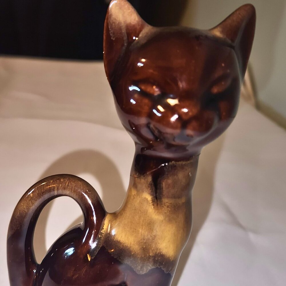 Vintage 1980s Ceramic Cat Figurine Brown Ornament Souvenir Wawa Ontario Canada